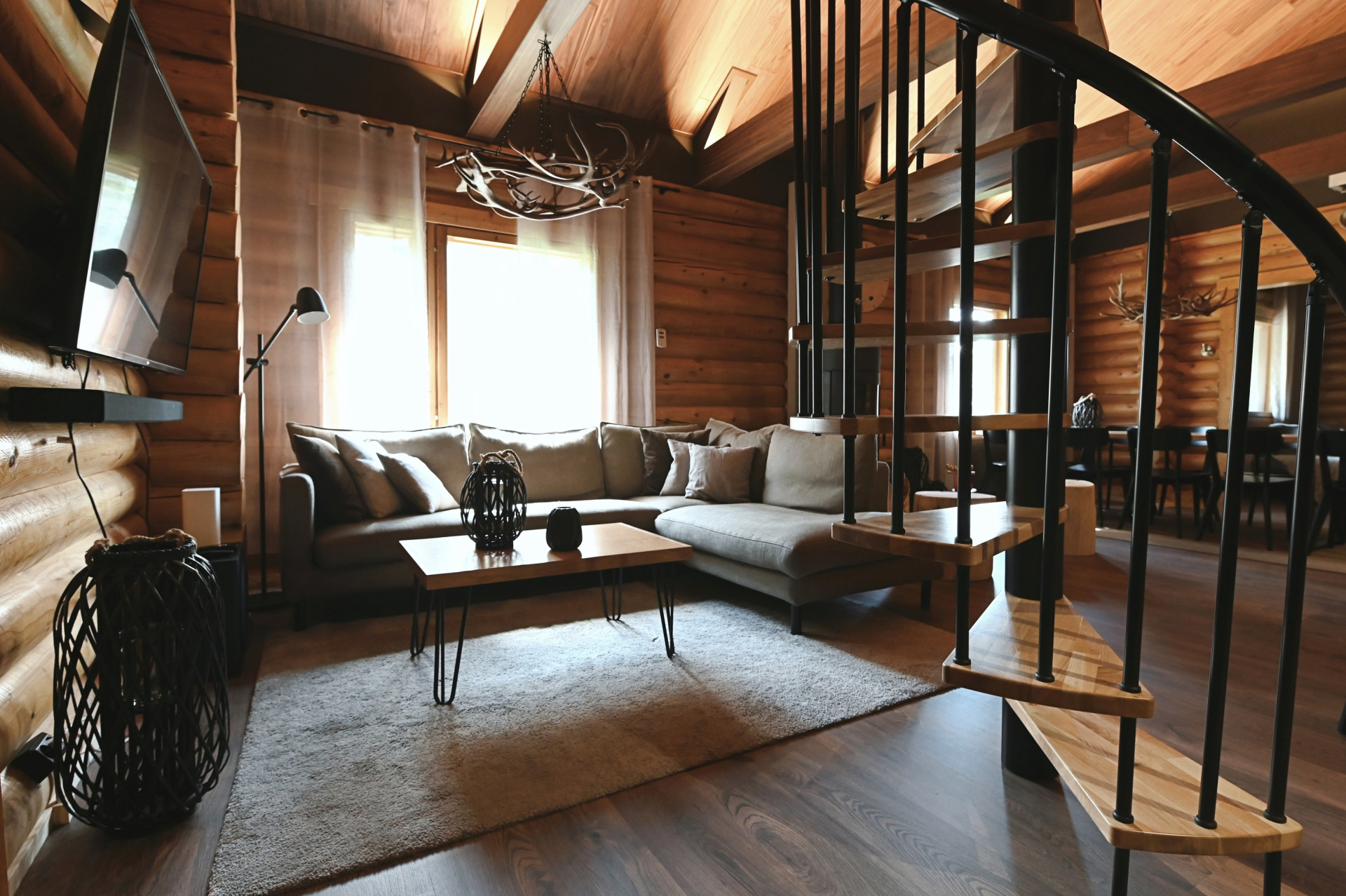 karhupirtti_living_area2-high-jpg