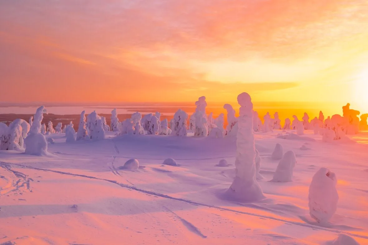 winterlandscapeatsunsetinfinnishlapland