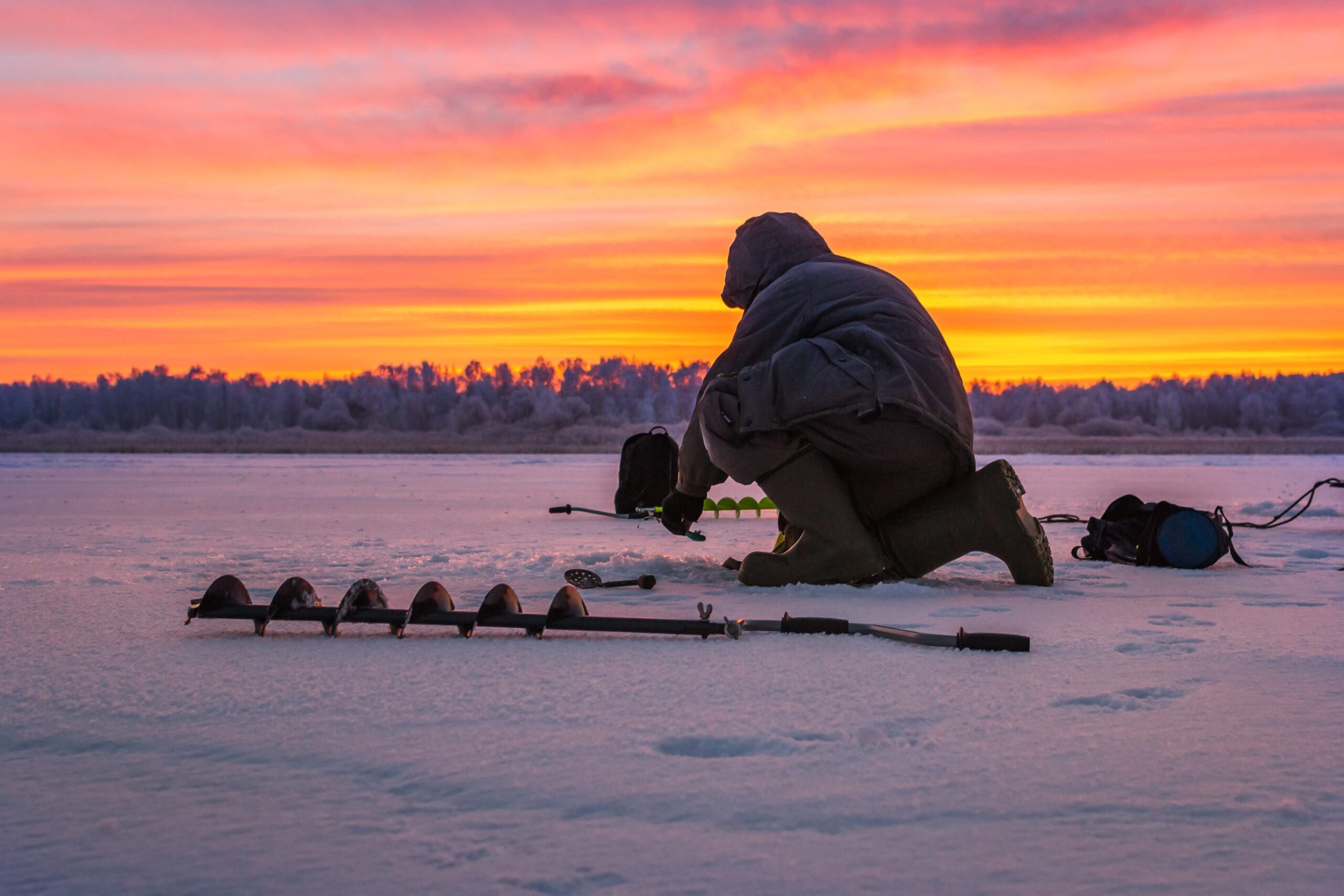 winter-sport-ice-fishing